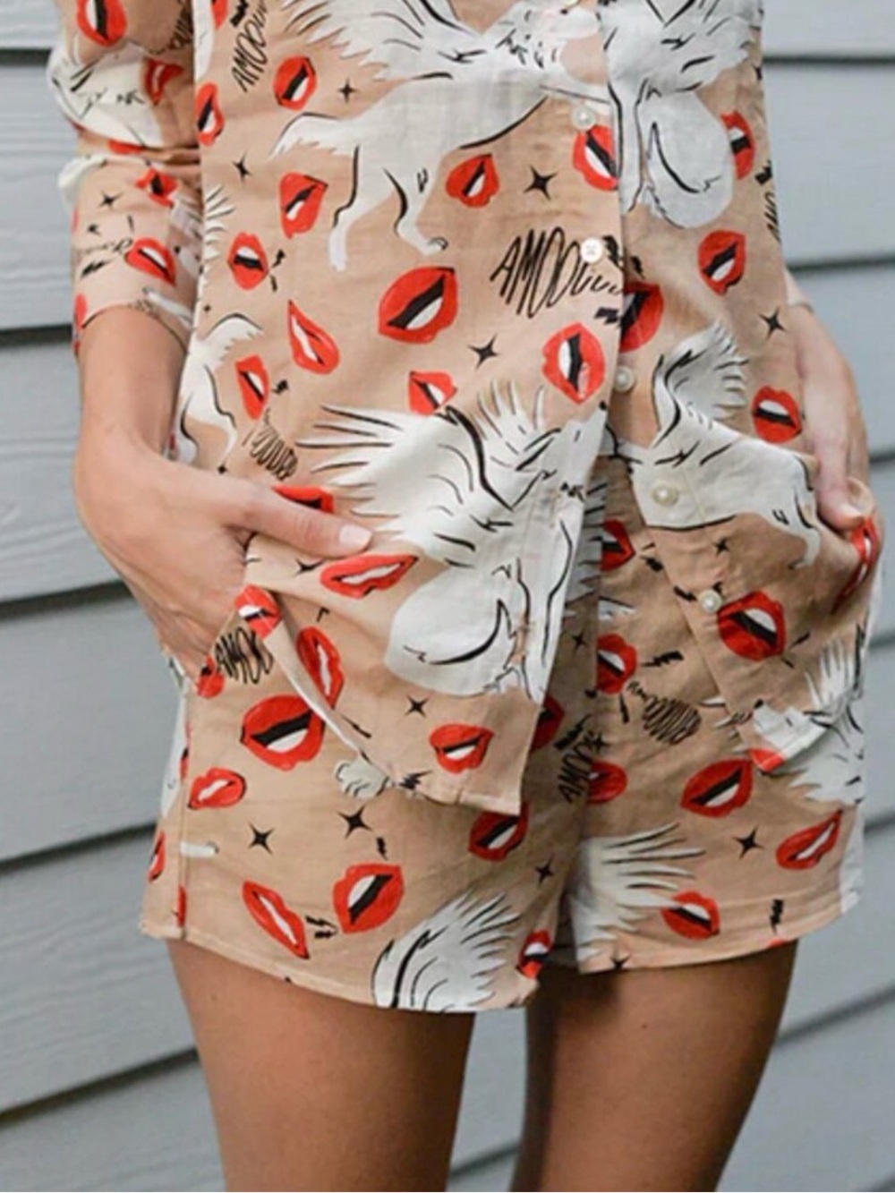 Las Surenas wolf kisses shorts